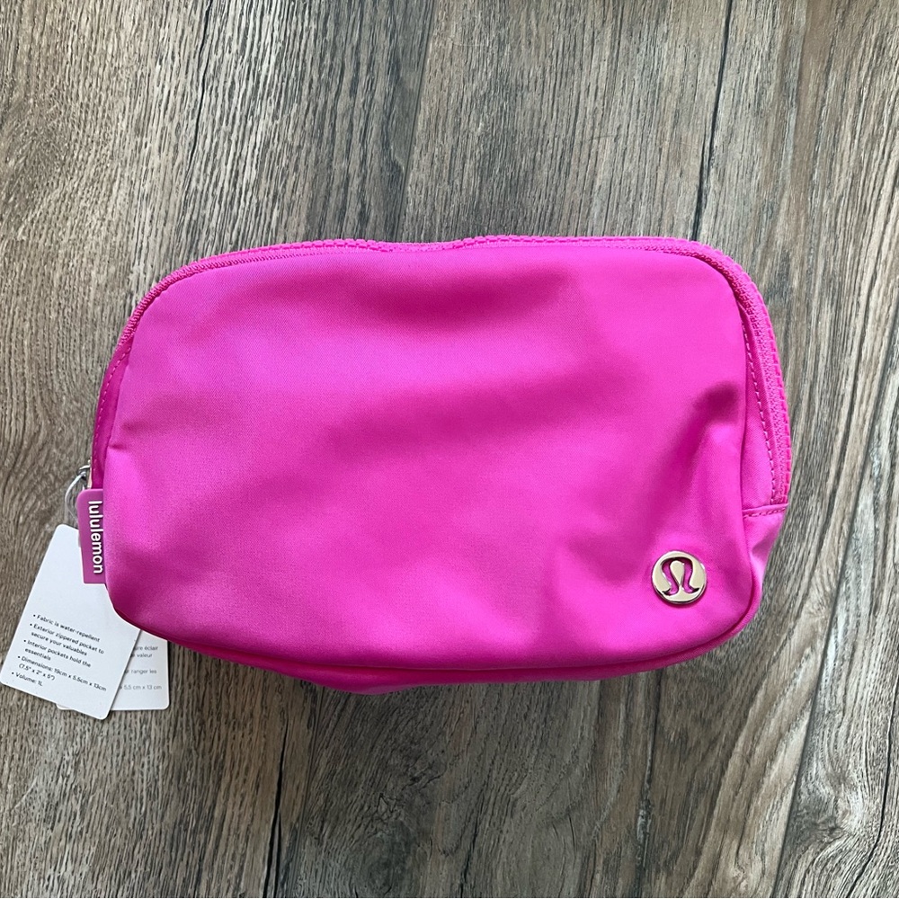 Lululemon Everywhere Belt Bag